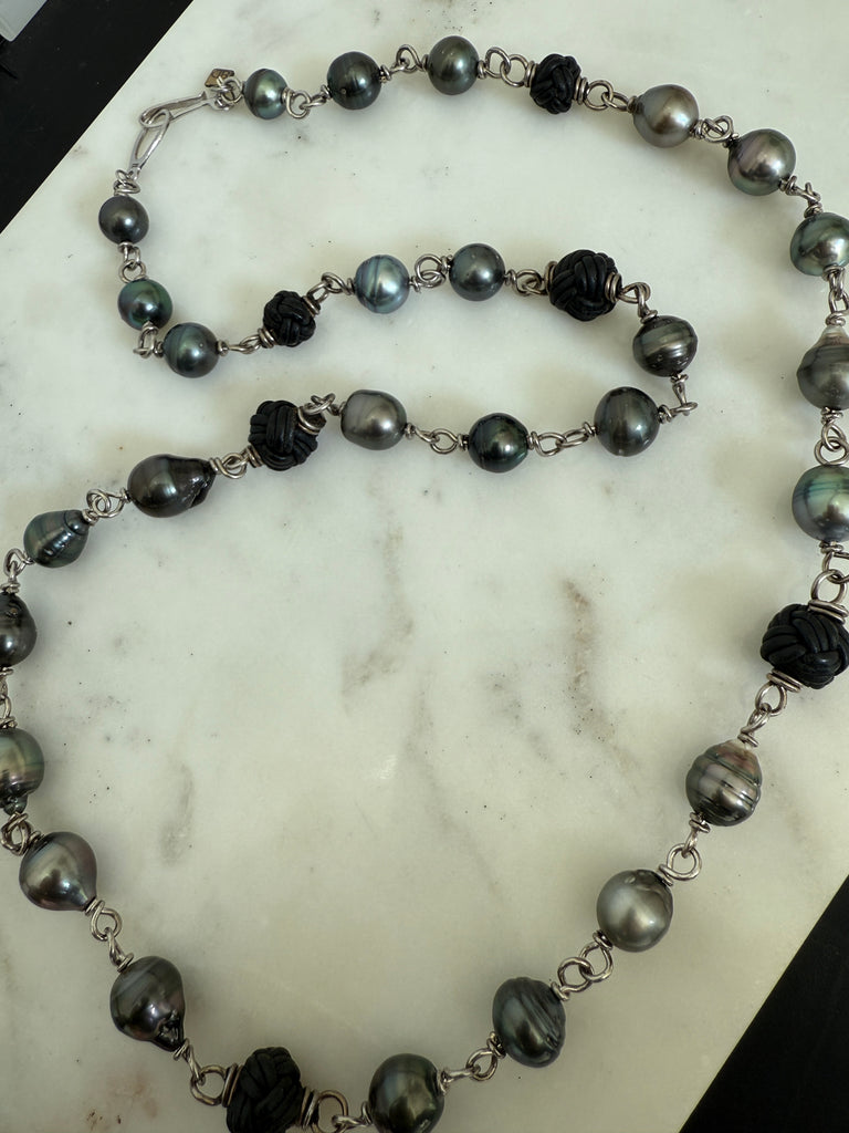 "La Perla Nera" Necklace