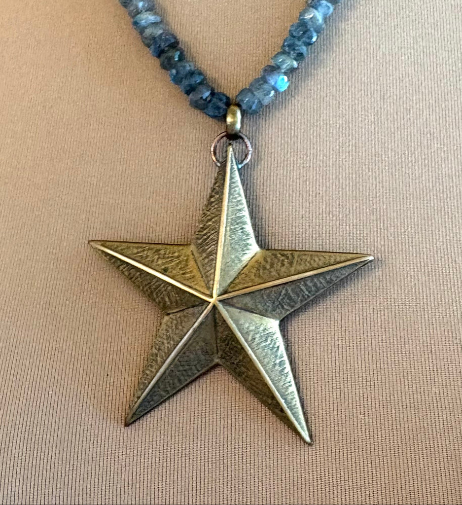STAR BRiGHT